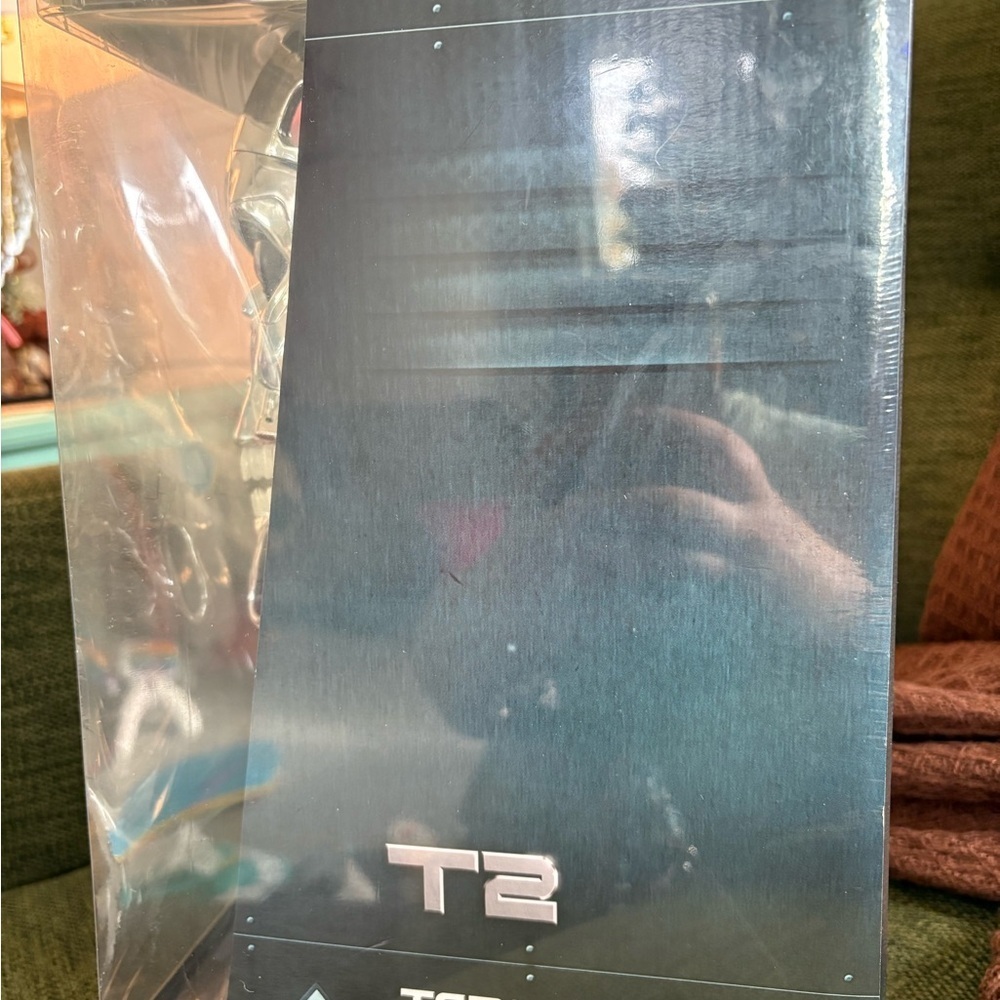 Terminator 2 Limited Edition Silver Blu-ray Set OBO - Picture 6 of 9